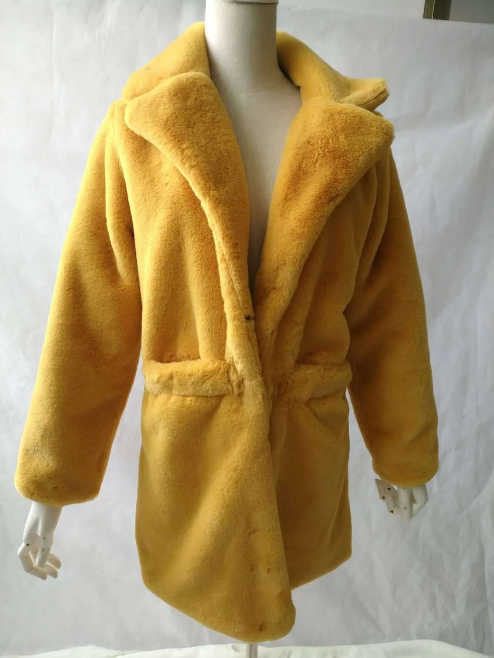 Женское пальто из искусственного меха с длинным рукавом, толстые теплые куртки размера плюс, зимнее пальто черного, желтого, розового, красного цвета