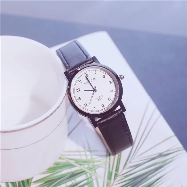 

Fashion Classical Retro Women Quartz Wrist watches Exquisite Ladies Casual Watch Small Dial Female Delicate Hours Black Brown