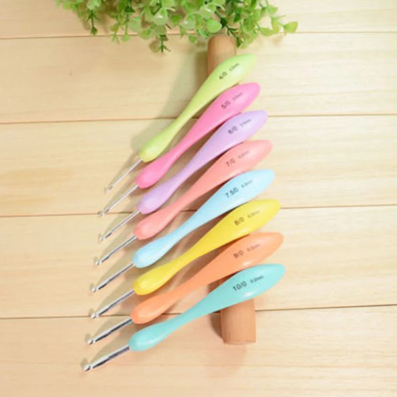 8pcs 8 colors Colorful Plastic Handle Aluminum Crochet Hook Knitting Needles