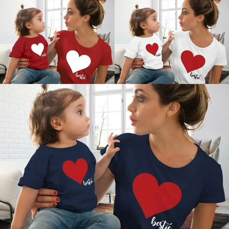Футболка для мамы и дочки; одежда для семьи; одинаковая футболка с принтом сердца для мамы и детей; топы с короткими рукавами для девочек