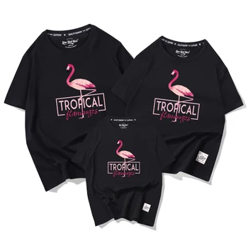 

Family Matching Outfits Tshirt Flamingo Animals Printing Mom Daughter Tops Tees Mother Father Son Clothes Family Look Clothing