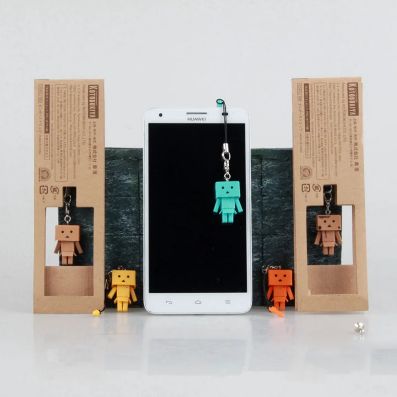

1 pcs cute Japanese Anime Mini Danboard Figure Toys Danbo PVC Collectible Model Action Figures Dolls Mobile Phone Rope Pendant