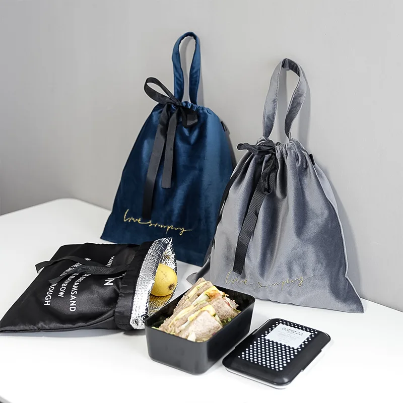 

Original Design Velvet Texture Insulation Package Lace-up Drawstring Tote Outing Clothing Cosmetics Hand Bag Luggage Organizer