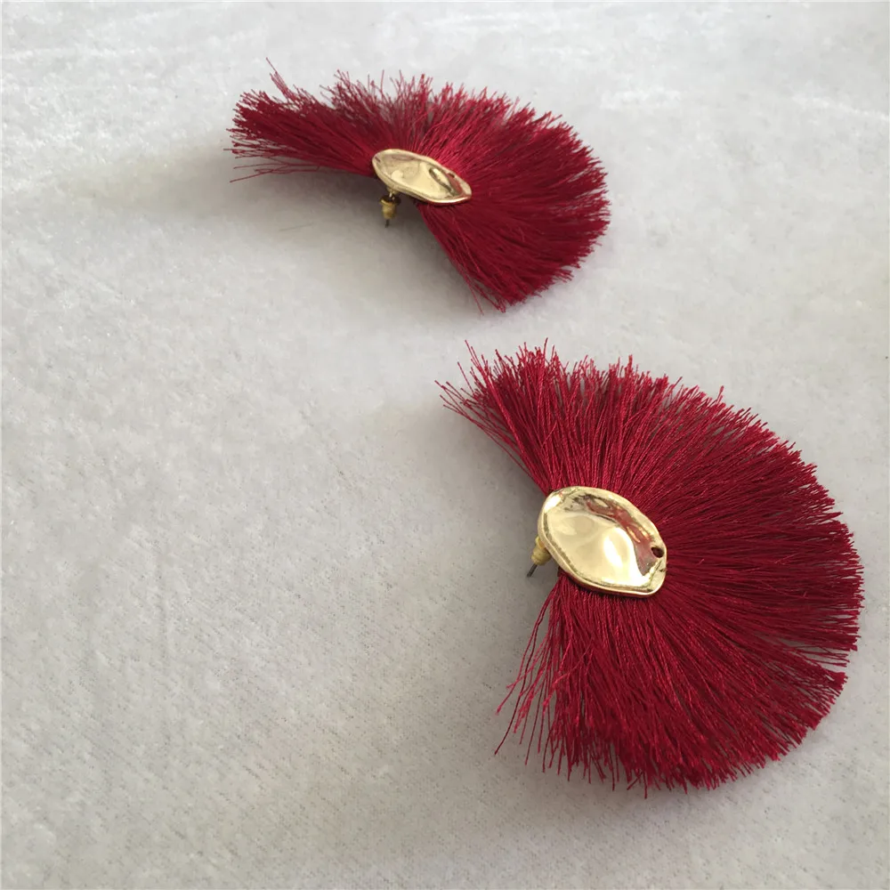 

Gold color hammered disc burgundy thread fan shape stud earrring