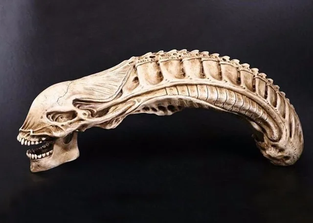 

Alien skull model resin crafts Halloween decoration model free shipping