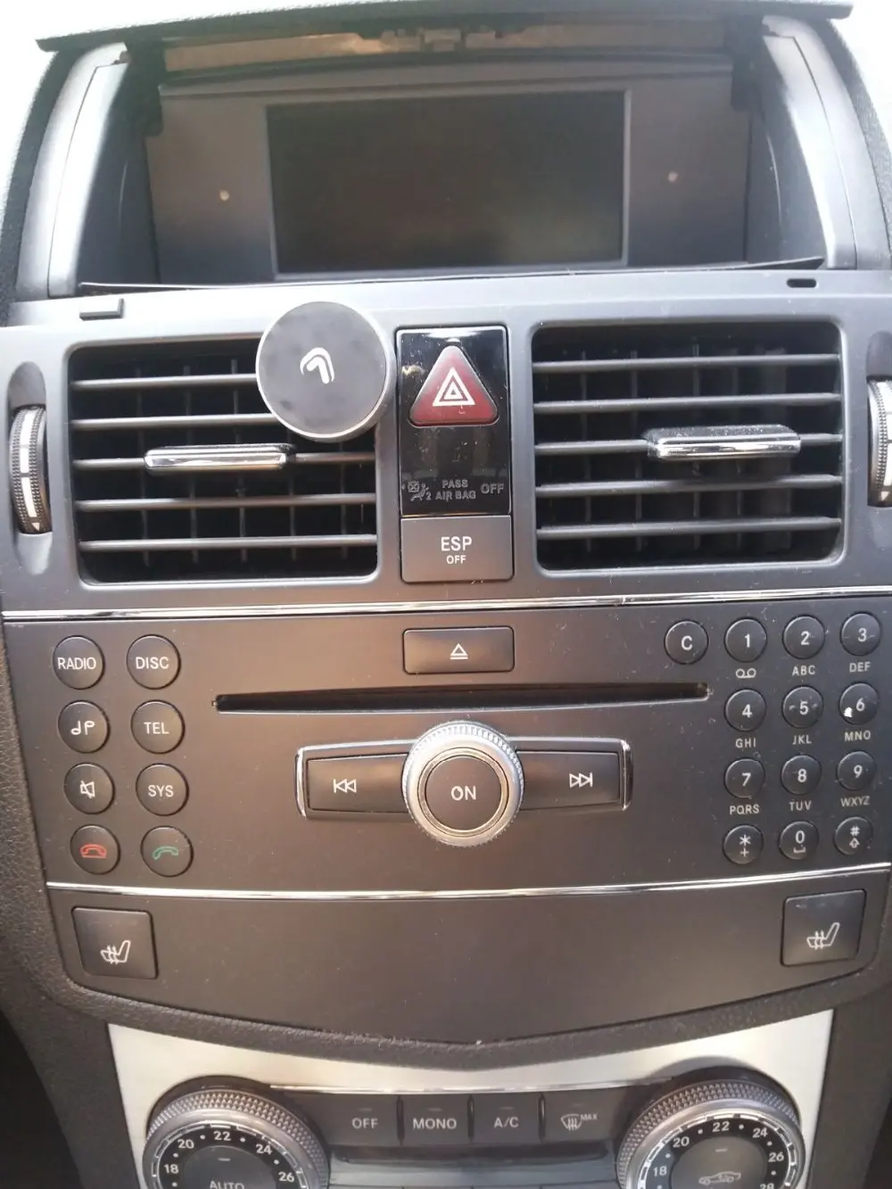 Cheap 6.2 inch 4GB RAM 32GB ROM android 8.0 car gps navigation for Mercedes Benz C200 C180 W204 2007 2008 2009 2010 2