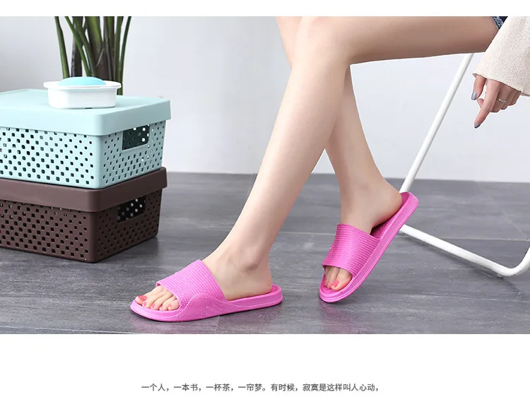 Новинка 2009 года; женские летние тапочки; нескользящие домашние сандалии; ; легкая модная домашняя обувь для ванной комнаты