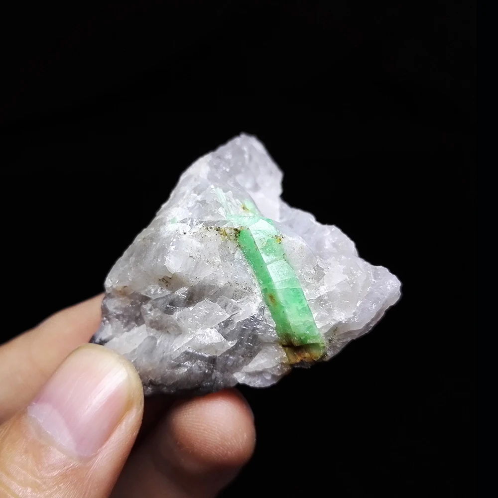 

41.7g Newly listed rare natural ore crystal emerald quartz stone specimen Z5-68