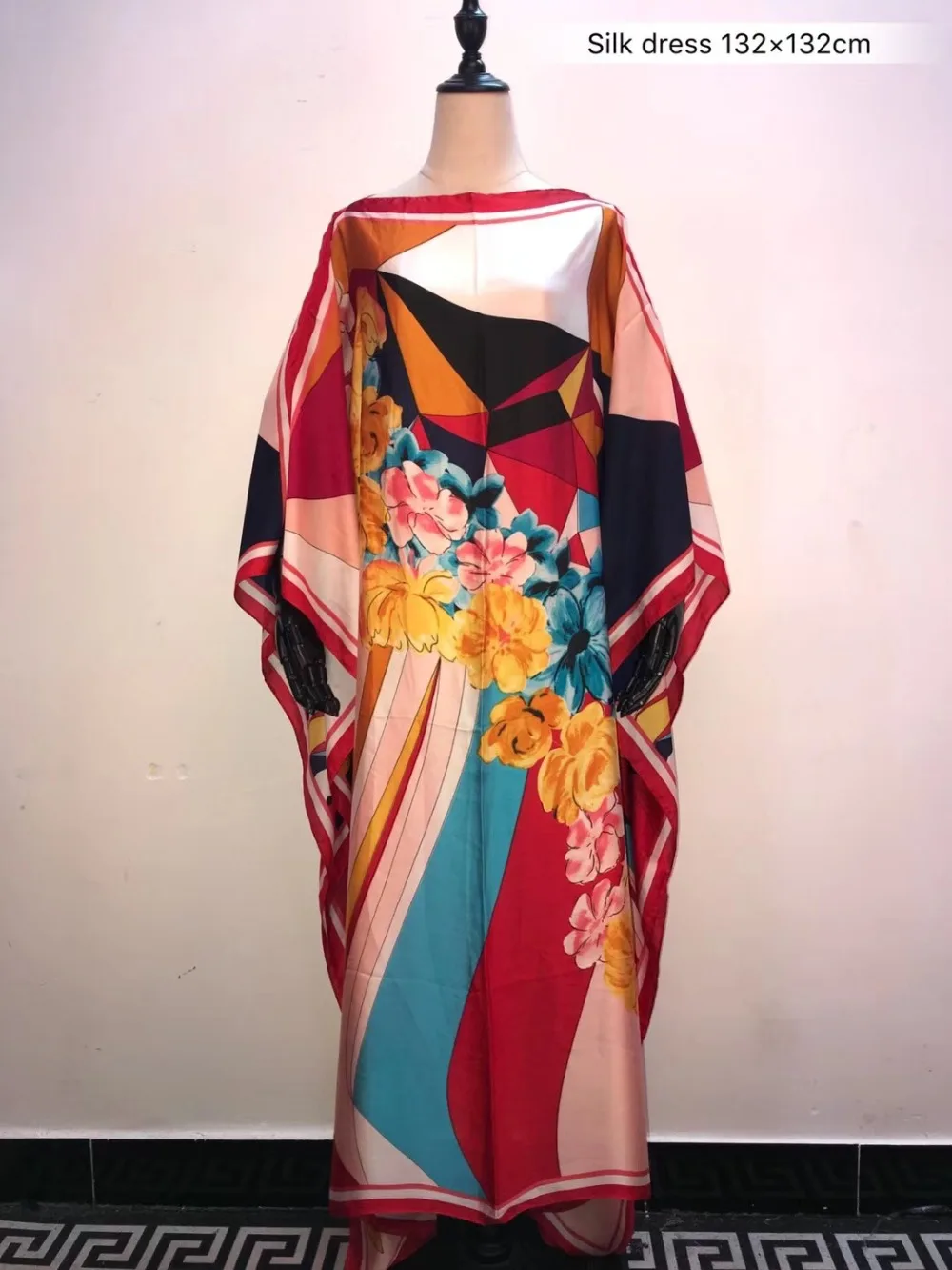 Длина: 132 см, Ширина 132 см, свободный размер, шелковое платье-Кафтан с принтом, модное летнее женское шелковое платье-кафтан, африканская одежда