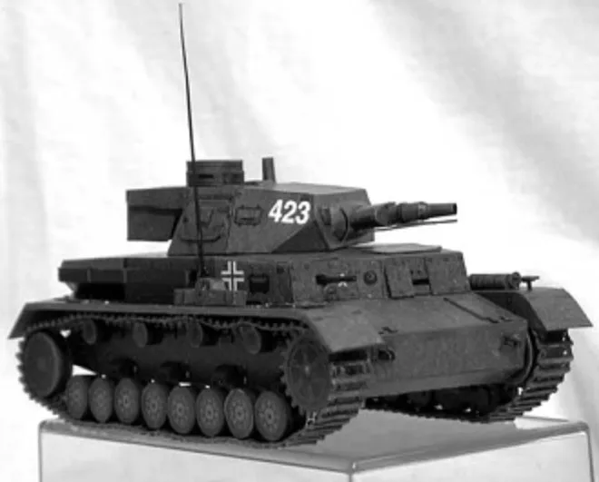 2014 Brinquedos educativos Juguete Inteligente Jsb39 Wwii Kampfwagen Panzer Iv Modelo 3d Rompecabezas Diy Envío Libre Naves Militares