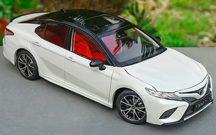 1:18,, TOYOTA CAMRY, новая спортивная версия, модель из сплава, имитация металла, литье под давлением, модель автомобиля, Изысканные Подарки - Цвет: White sports version