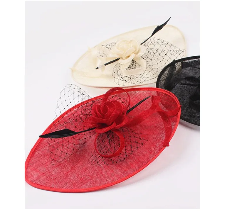 Элегантные цвета слоновой кости/красные/черные женские шапки с розами и украшения из перьев шляпки для невесты для церкви/свадебной вечеринки шляпы/открытый