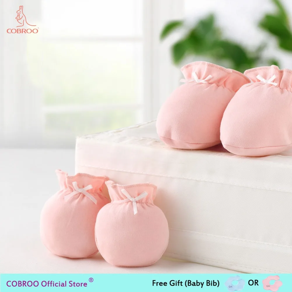 

2pcs Set Newborn Baby Gloves + Socks Cotton Anti-grab Gloves Mittens Socks Protector Gloves for Newborn 0 3 Month PJ110029
