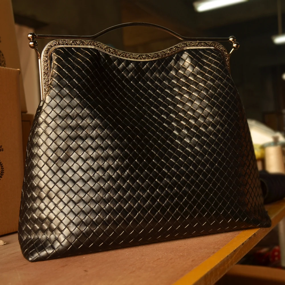

Princess sweet lolita bag Original woven weave handbag Retro simplicity fashion large capacity Pu black autumn and winter CC0110