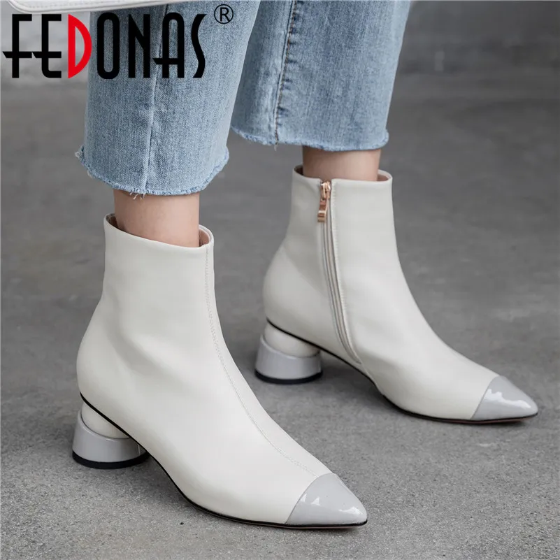 

FEDONAS Brand 2020 Autumn Winter New Pointed Toe Women Ankle Boots Genuine Leather Chelsea Short Boots Party Office Shoes Woman