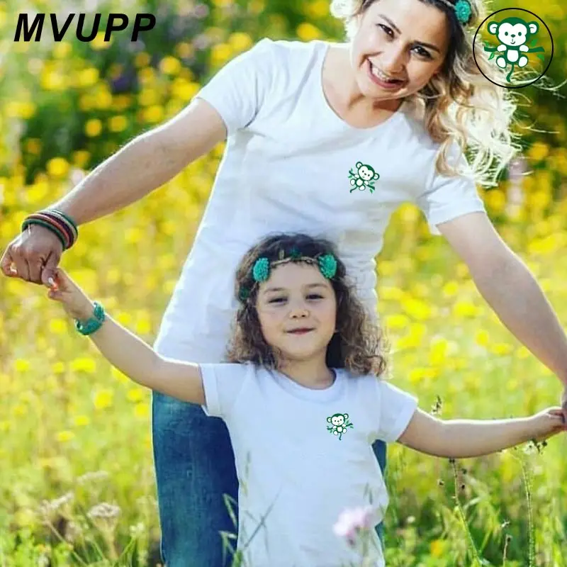 

Monkey print mother daughter matching clothes father son outfits white daddy mommy and me family t shirt for mum babay look 2019