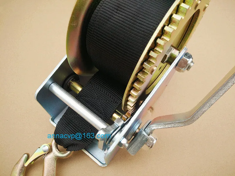 HAND WINCH  (8)