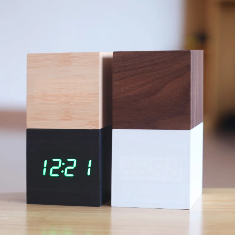 Antique office clock vintage Digital clock LED Retro table personalized brief art clock silent watch gift small electronic clock Antique office clock vintage Digital clock LED Retro table personalized brief art clock silent watch gift small electronic clock