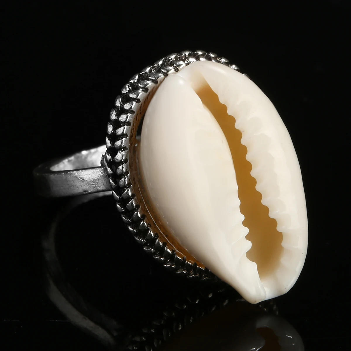 Charms Cowry Cowrie Ring Boho Womens Natural Sea Shell Finger Rings Anillos Mujer Gothic Beach Jewelry Shellhard