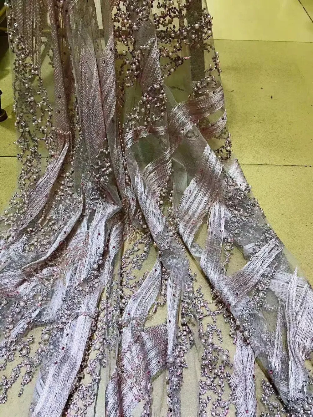 

Luxury French Nigerian Laces Fabric High Quality Tulle African Laces Fabric with beads Wedding African French Tulle Lace