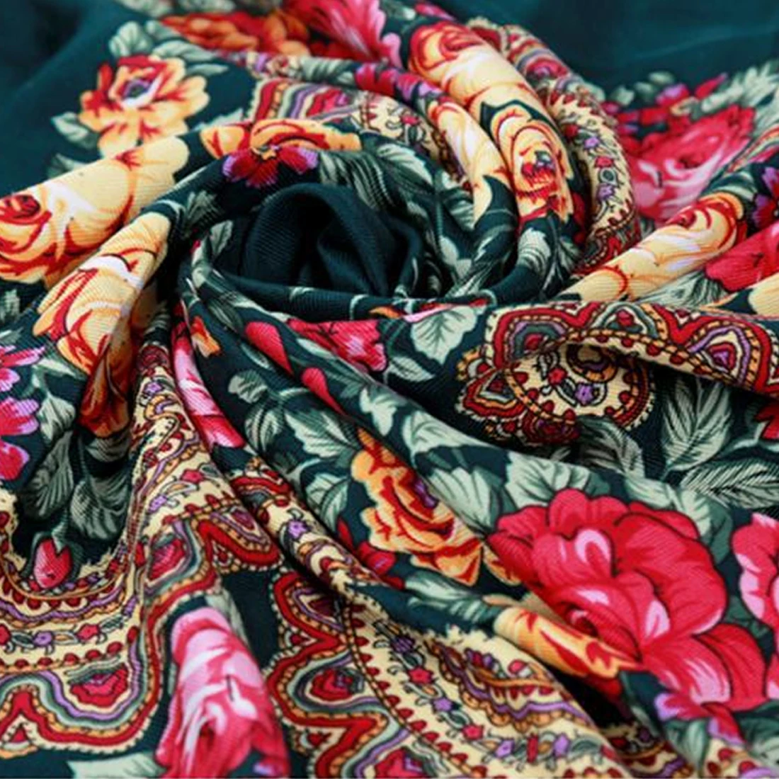  New Fashion Russia Triangle Decorative Scarf Handmade Tassel Flower Design Scarves Blanket Shawl Ha