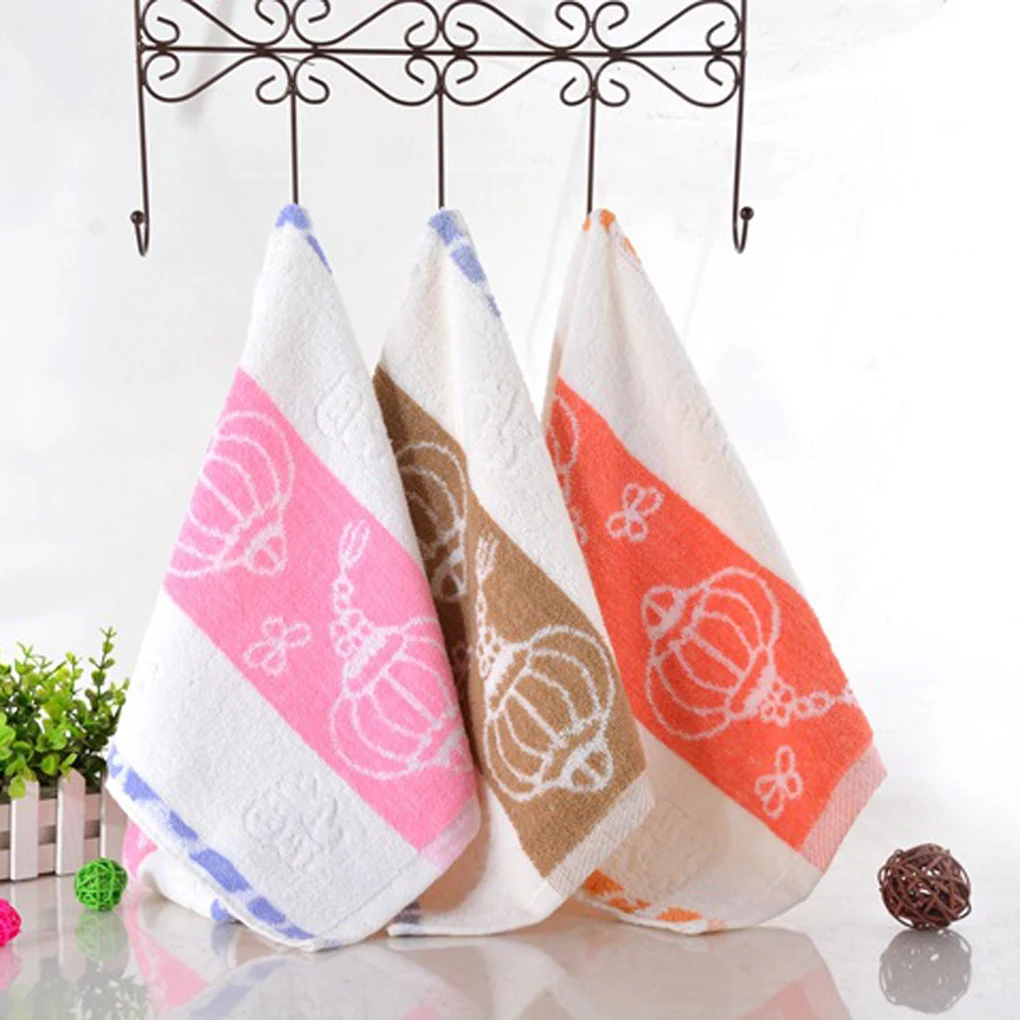 

High quality Eco-friendly Cotton Face Towels with Lantern Patterns Design High Absorbent Cleaning Towels