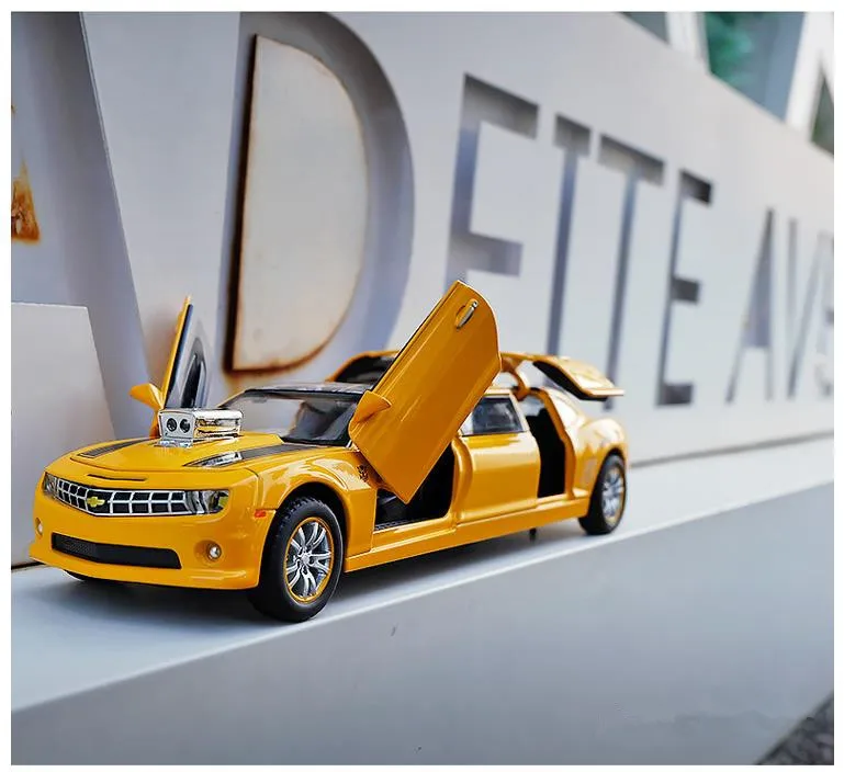  Lengthened yellow Comalo car modelhigh quality 1:32 alloy pull back carsmusical& flashing 6 open th