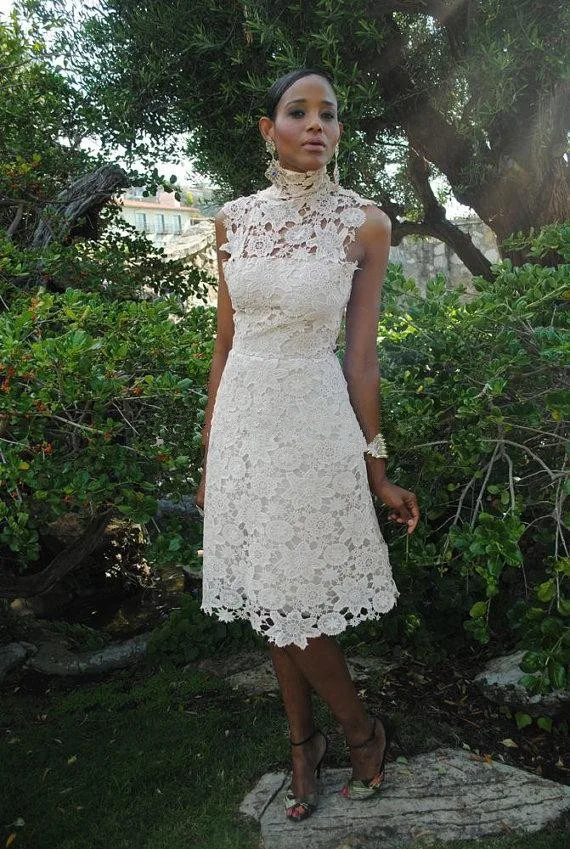 vintage-1950s-lace-wedding-dresses-high-neck-sleeveless-short-wedding-dress-tea-length-simple-bridal-dresses (1)_