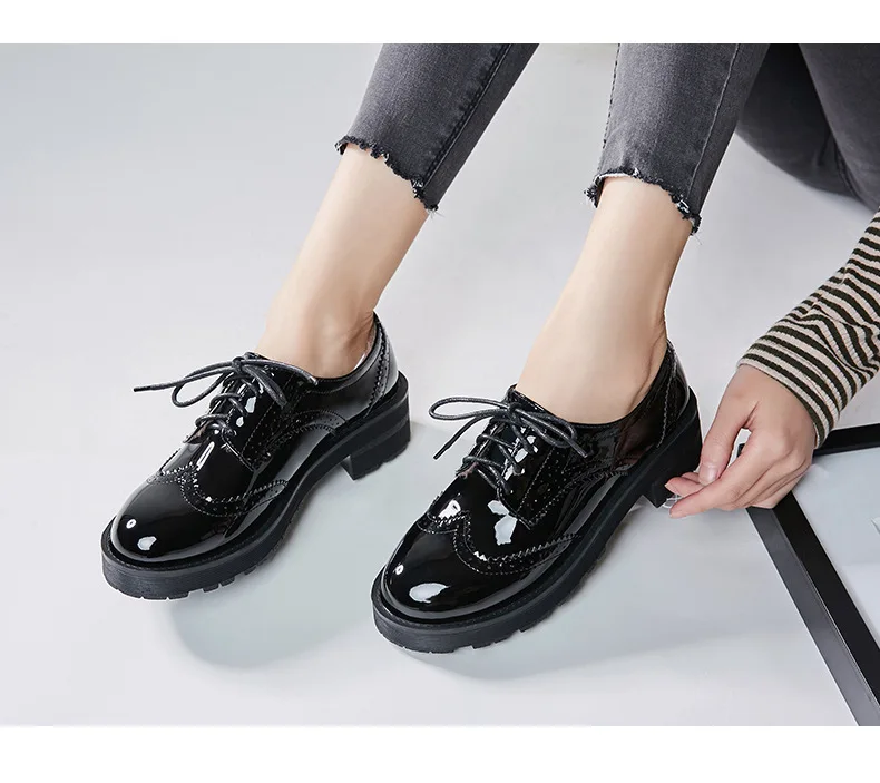 British style japanned leather brogue shoes woman lace up fretwork plush winter flats women round toe oxford derby shoes y746