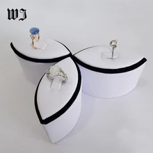 Деревянные ювелирные изделия кольцо дисплей случае кольцо в форме цветка Высокая витрина Bague подставка держатель 3 шт./компл. белый кожзам и черный бархат