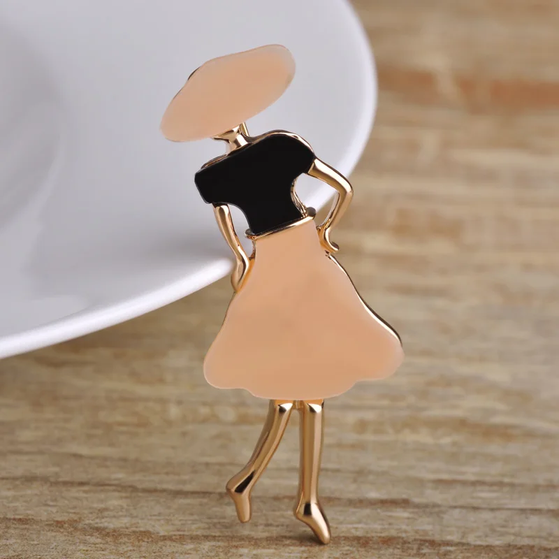 

Cute Cartoon Girl Figure Brooch Women Sweater Shirt Brooches Acrylic Metal Gold-color Girl Broche Mujer Cardigan Bijouterie