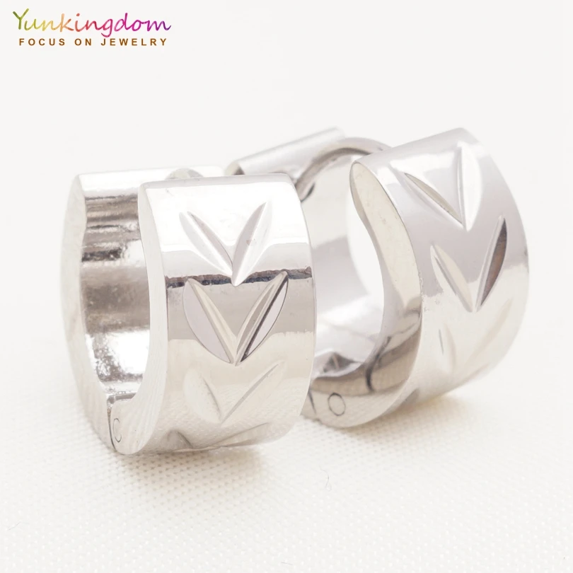 

Yunkingdom rock style small earrings stainless steel simple design hoop earrings for women men UE0303
