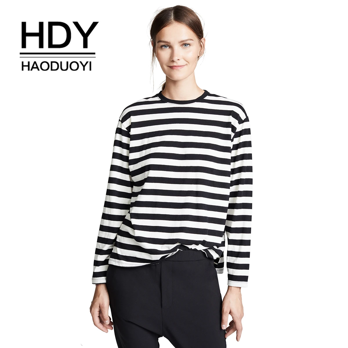

HDY Haoduoyi 2019 New Black And White Striped Simple Round Neck T-shirt Leisure Joker Cotton Streetwear