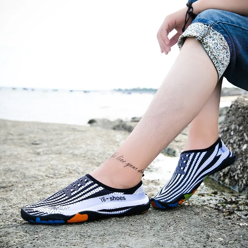الصيف أحذية ماء الرجال تنفس أكوا أحذية النساء رياضية نعال شاطئ المنبع أحذية الشاطئ السباحة الصنادل جوارب الغوص