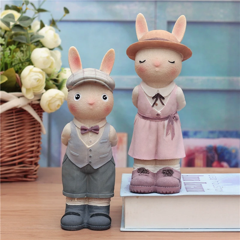 Koop 2 stks set Hars sweethearts Konijn Creatieve Hars Gift Home decor Decoratie Standbeeld accessoires moderen Paasdag gift