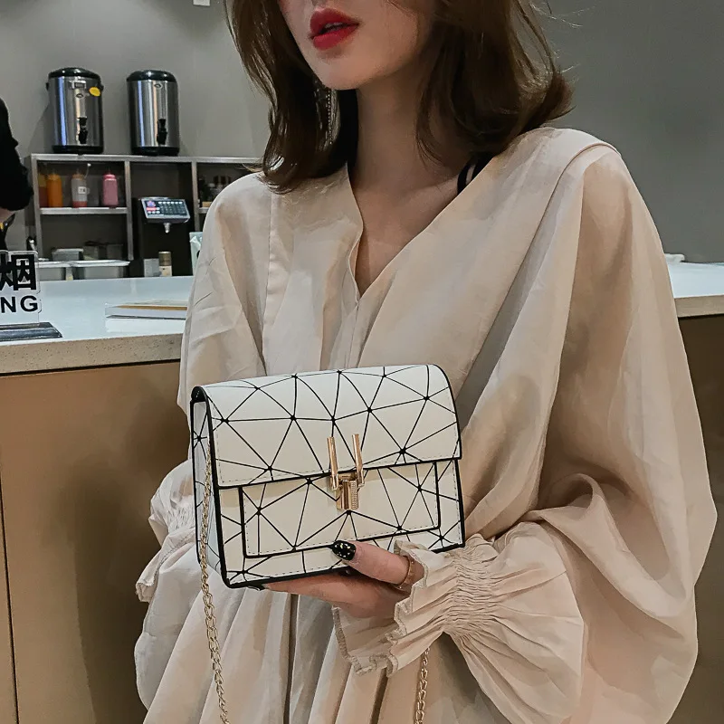  Women Shoulder Bags 2019 summer new Korean version of the Messenger bag handbag chain wild crack pr - 33032785108