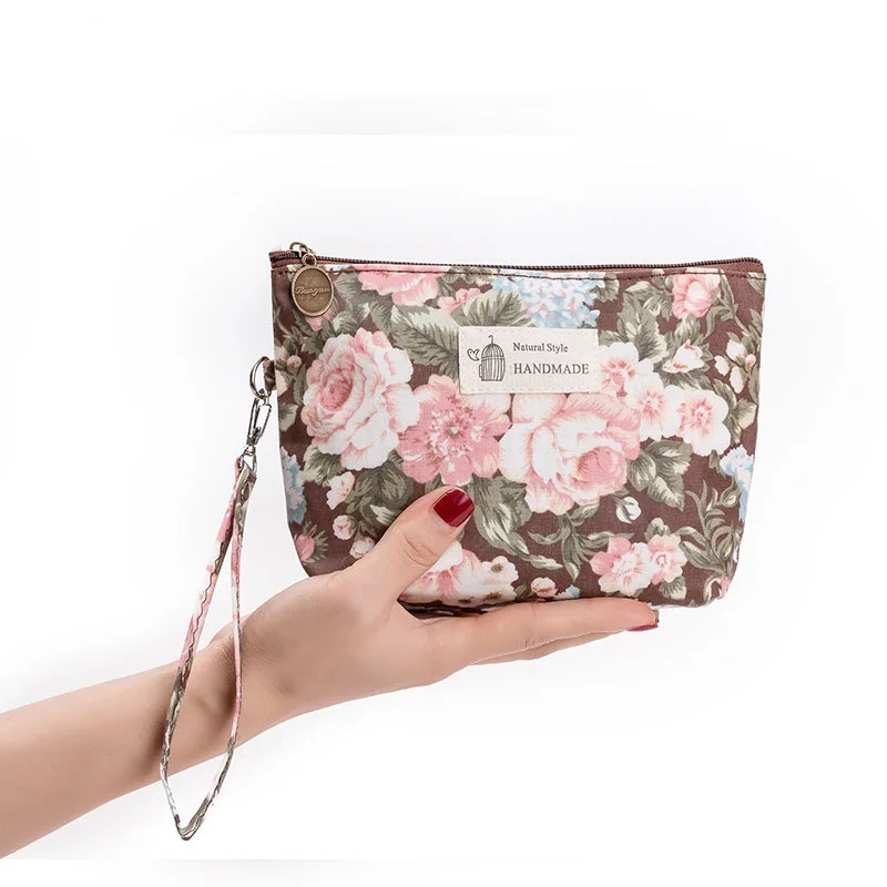 

2019 Waterproof 3D Printing Women Cosmetic Bags Cute Flower Necessaries for Girls Makeup Toiletry Storage Case Travelling Pouch