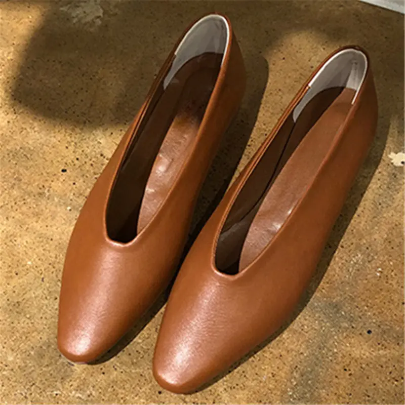 

V Closure Flat Shoes Women Loafers Zapatos Grandma Chic White Black Brown Leather Flats 2019 Spring Runway Slip on Casual Shoes