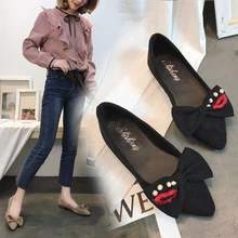 Женские тонкие туфли с бантиком-бабочкой Милая Красная обувь на плоской подошве с вышивкой и блестящими жемчужинами, лоферы из флока с острым носком и мягкой подошвой для девушек