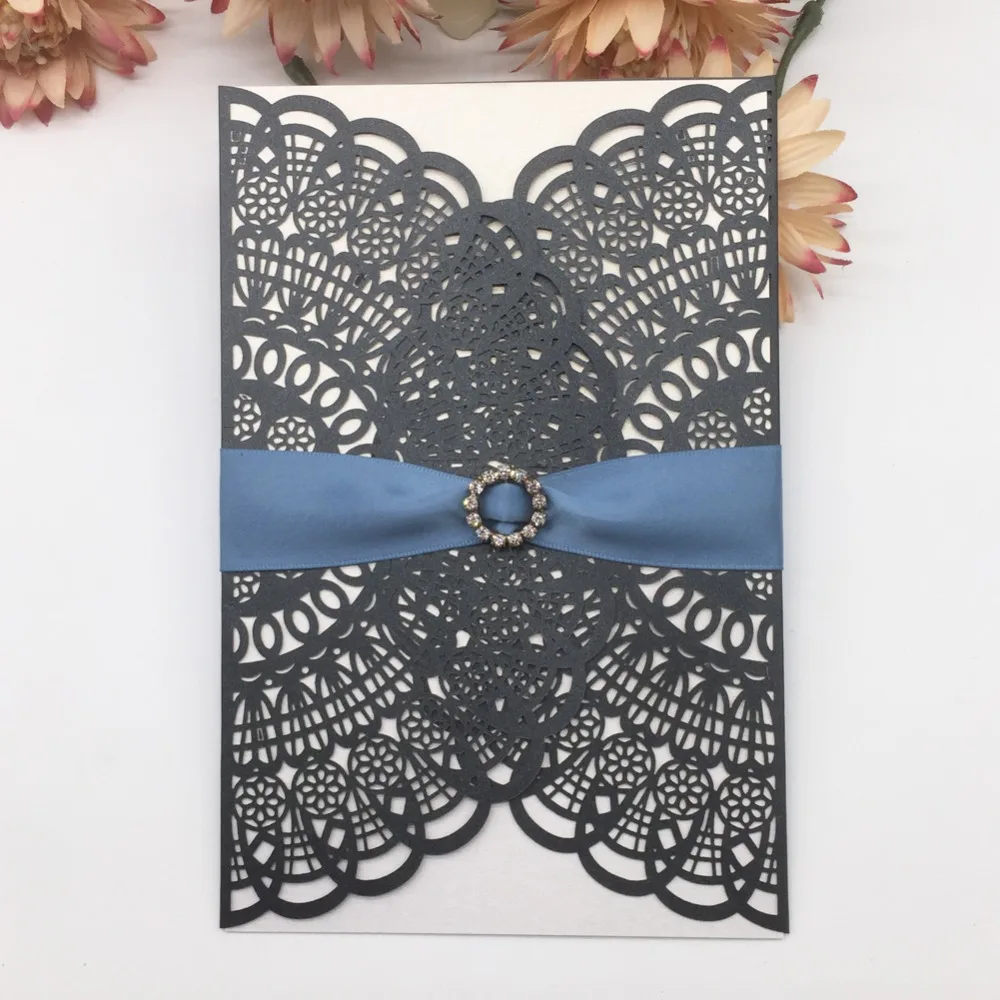 50Pcs/Lot Laser Cut Elegant Lace Design Wedding Invitations With Ribbon Pearl Paper Card Birthday Dinner Invite |