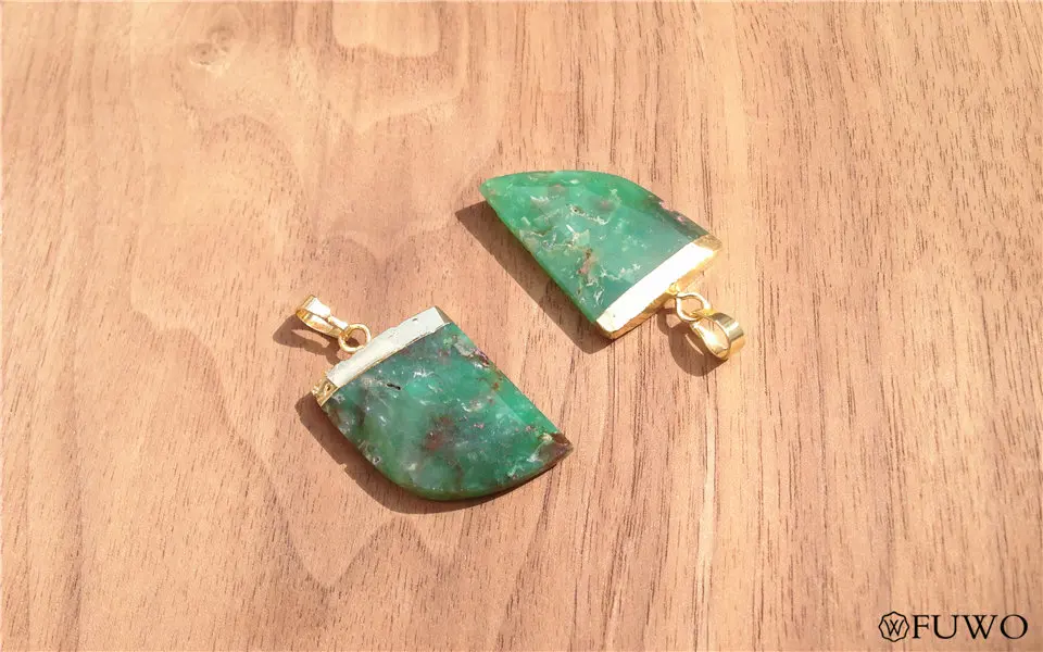 Chrysoprase horn pendant 10