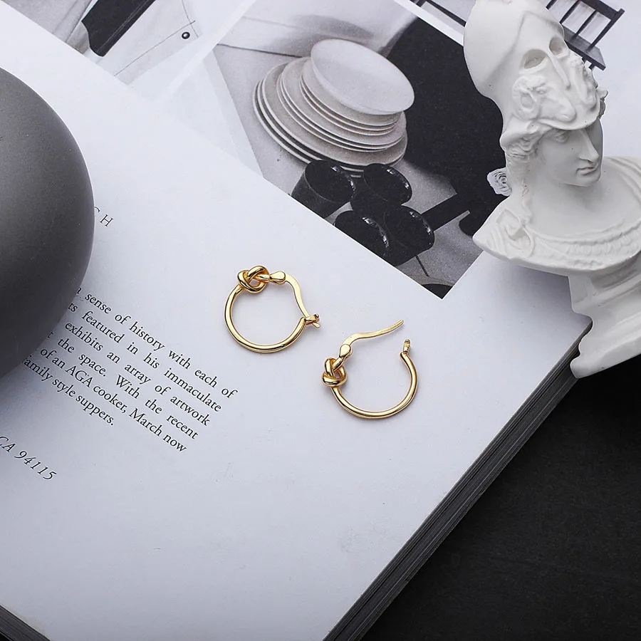 

New Fashion Round Knot Earrings Personality Lady's Ear Jewelry small Circle Simple Earrings For Women Wholesale Brincos
