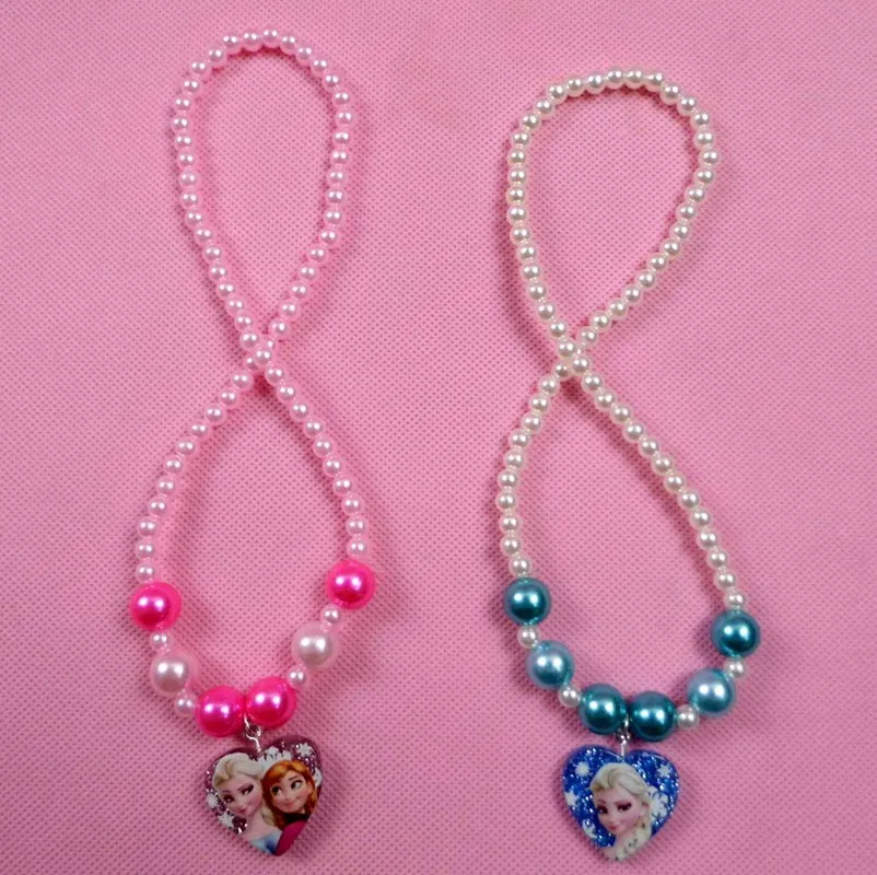 1PCS-Princess-Anna-Elsa-Pendant-Necklaces-Heart-shaped-Girls-Kids-Fashion-Jewelry-Cosplay-Character-Accessories-Birthday