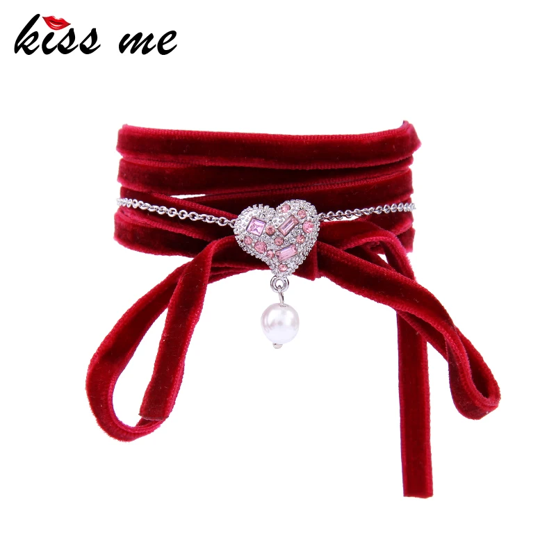 Женский бархатный браслет KISS ME красный с искусственным жемчугом и красным
