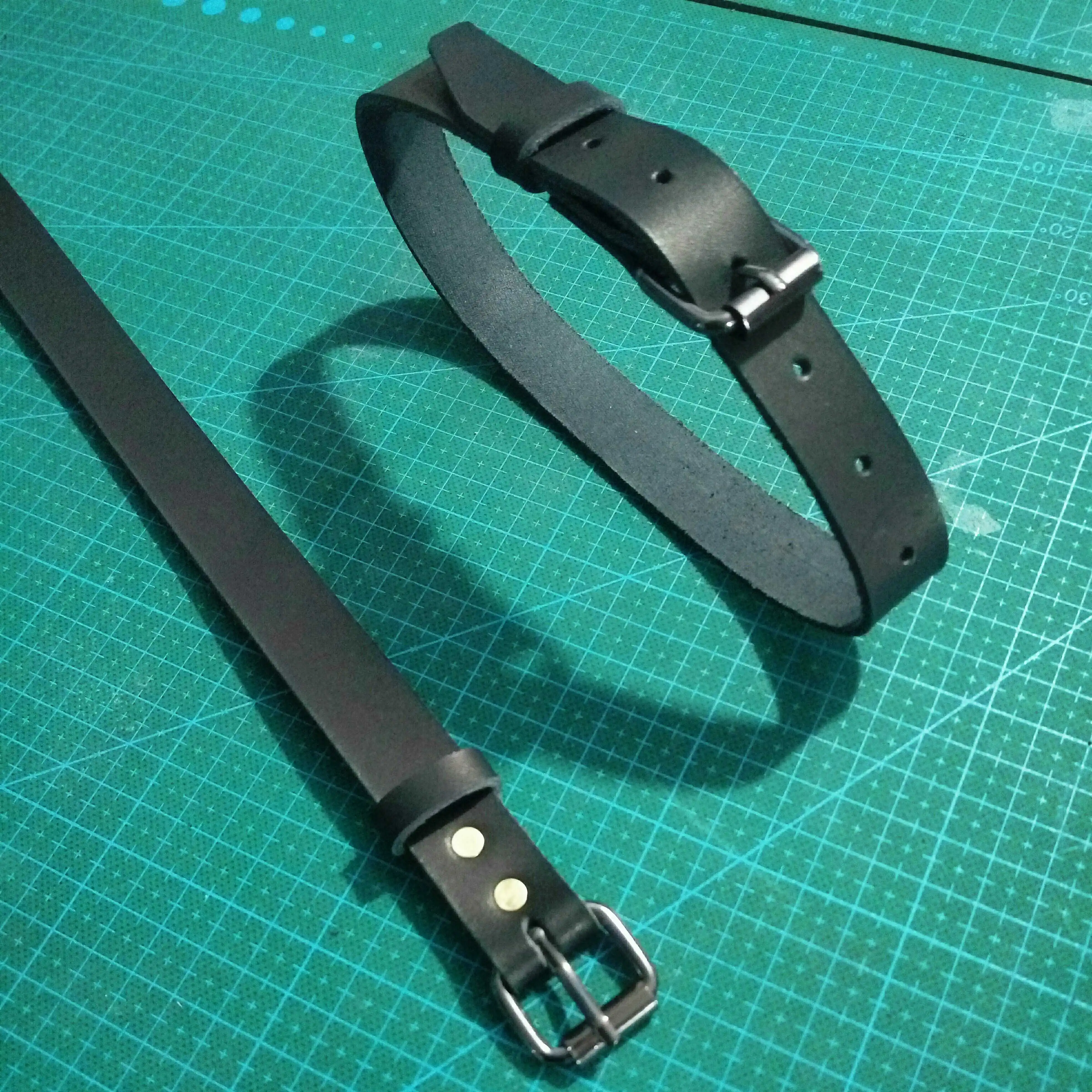 

The first layer of leather leggings straps fixed buckle knife sets fixed thigh calf outdoor fixed strap tactical belt
