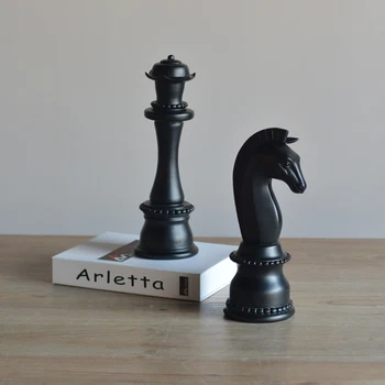 

A new European classical family decoration and style antique crafts showroom decoration pieces of creative study