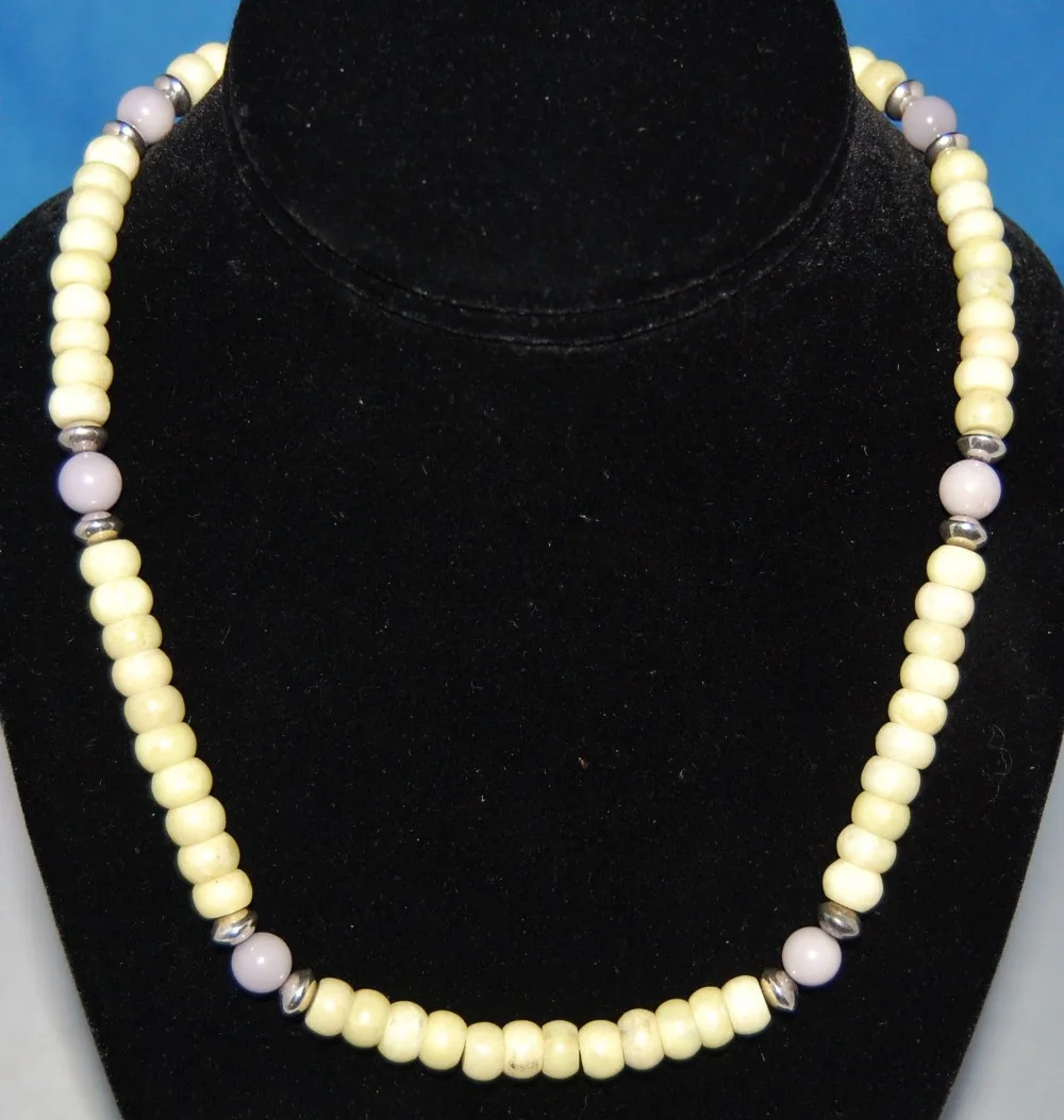 

1595 Very Nice JAY KING Sterling Silver Yellow Opal Agate & Lavender Jade Necklace