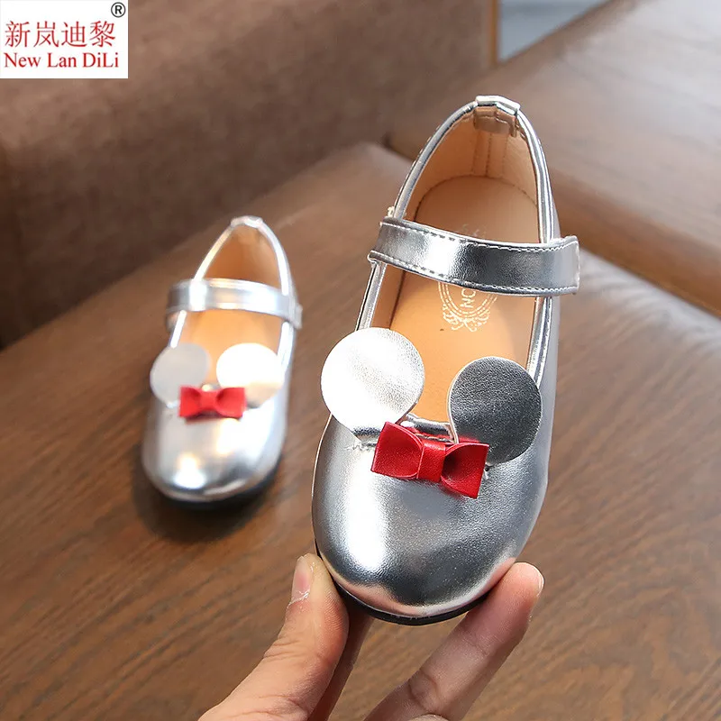 Новые туфли принцессы для девочек плоская подошва Повседневное Hook& Loop малыша детские, для малышей кожи дышащая обувь для девочек детская обувь для вечеринки