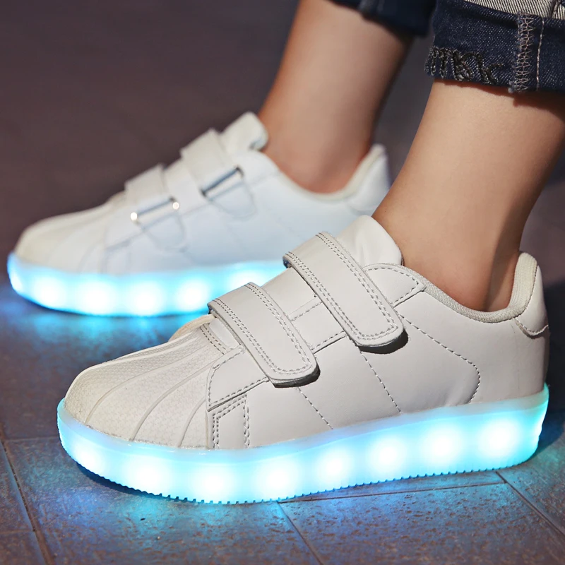 2018 جديد الوردي الاطفال Led USB شحن متوهجة رياضية الأطفال هوك حلقة الأزياء مضيئة الأحذية للفتيات الفتيان الرجال النساء #25-36