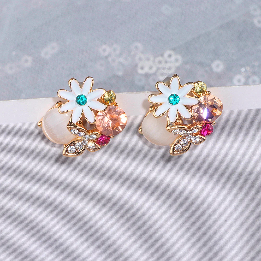 

2019 New Korean Summer Colorful Flower Stud Earrings for Women Elegant Cute Crystal Earrings Brincos Female Jewelry Gifts WX241